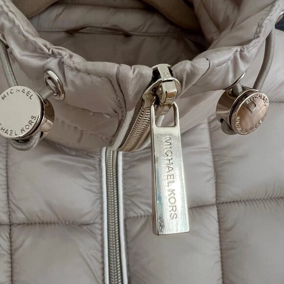 MICHAEL KORS puffer Jacket Woman In Beige With White Details, Gold Hardware.S - Picture 8 of 13